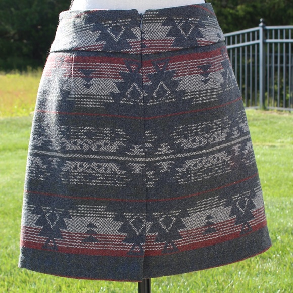 Dalia Collection Modern fit, aztec mini skirt - Picture 4 of 8